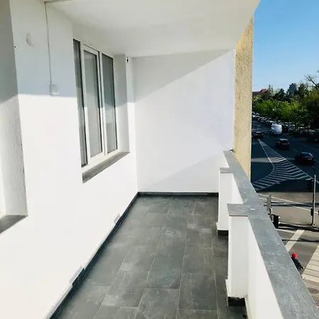 Joy Victoriei 7g-9 *